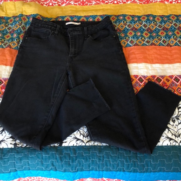Levi’s 721 High Rise Skinny w/ Raw Hem - Picture 2 of 4